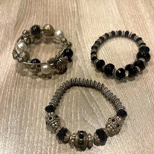🌆 time accessories!! Silver and black bangle bracelets.